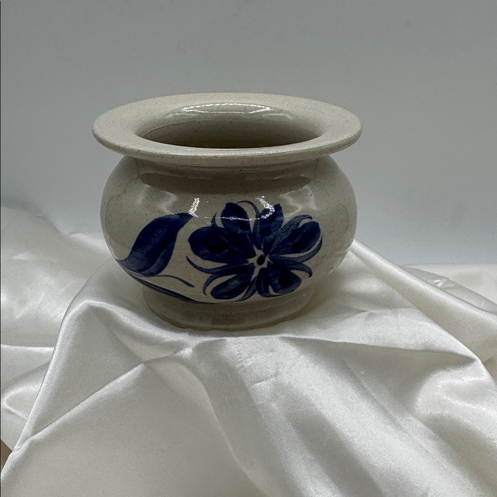 Williamsburg Pottery (WPF) pot from 2022(?) features a salt glazed finish.